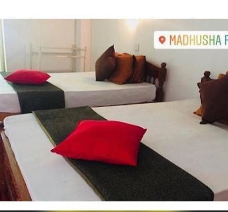 Madhusha Rest Maskeliya Exterior photo